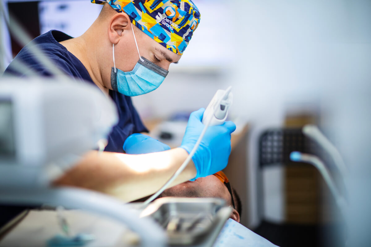 Wybielanie zębów Toruń