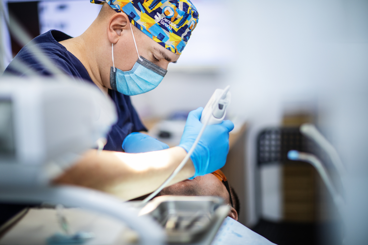 Co zrobić, gdy złamie się ząb?