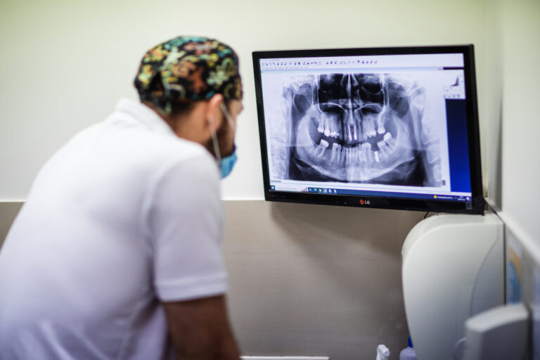 Zdjęcia RTG. Czy można wykonywać zdjęcia RTG będąc w ciąży?